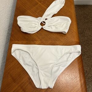 Cute swimsuit
Only worn once